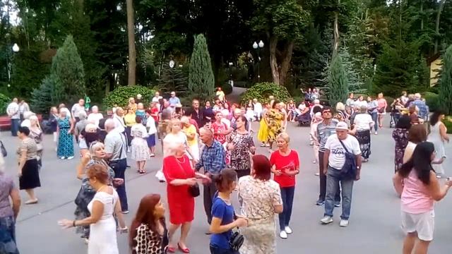 70. Танцы в парке горького танцевать*Белые лебеди*  Dance dancing, retro dancing retro music
