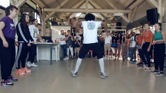 Sneaker Box by Sneakers EMPIRE смотреть онлайн