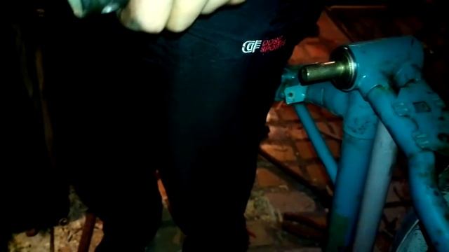 Замена каретки советского велосипеда Салют-С на каретку с промподшибниками и втулкой под клинья.