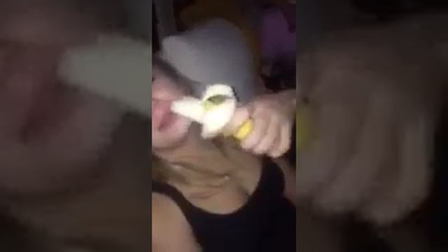 Прикол банан в рот смотреть онлайн
