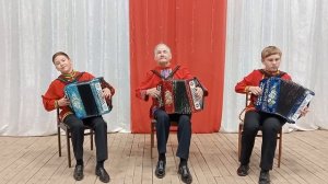 Попурри на темы популярных финно-угорских мелодий и удмуртские плясовые наигрыши. Автор Гоголев В.