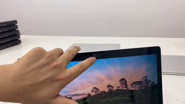 HP Elitebook X360 1030G2 sang chảnh, Laptop có màn hình đặc biệt và cấu hình cao смотреть онлайн