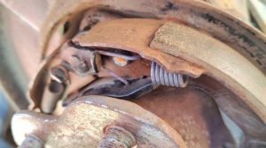 Планка разводки колодок стояночного тормоза левая. Ниссан Кашкай j10. 2