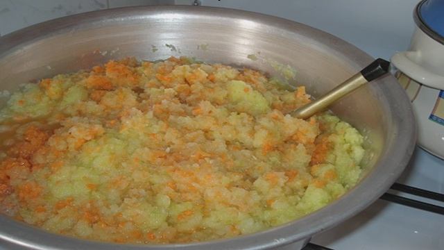 Кабачковая икра с краснодарским соусом