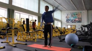 Разминка на суше перед плаванием
