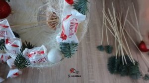 Букет из конфет Раффаелло на каркасе. Как закрепить конфету на шпажке?