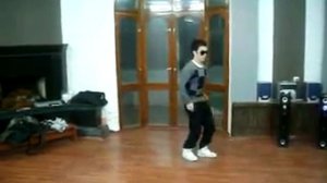 танец "стиль робота"