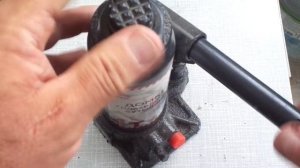 Как работает Бутылочный Домкрат на 4 тонны.