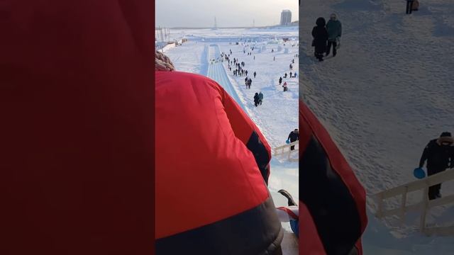 Самая длинная ледяная горка на Дальнем востоке. Ледовый парк "Северное сияние" #якутск #якутия смотреть онлайн