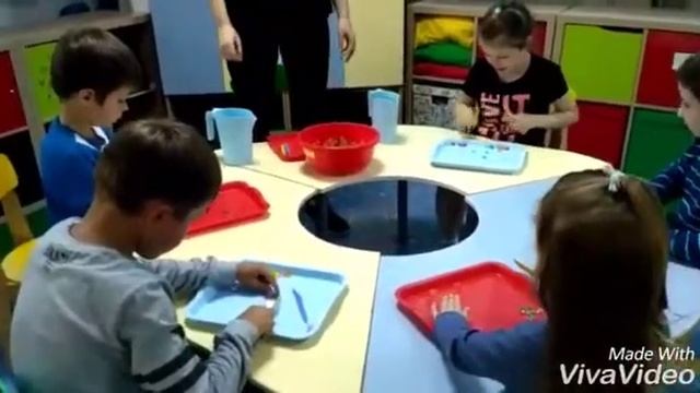 Занятие Экспериментариум в Детском клубе смотреть онлайн