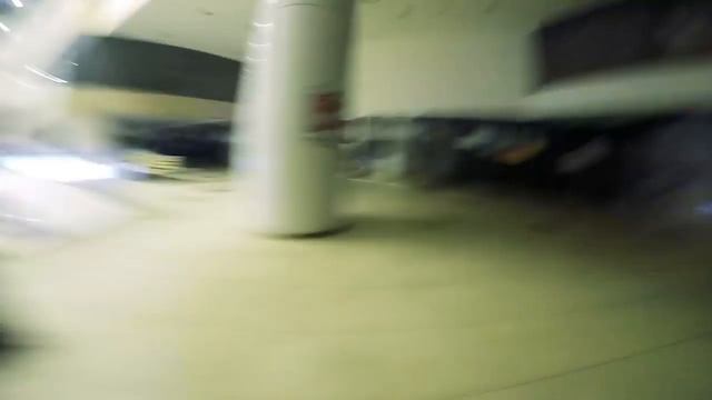 Развлекаемся в торговом центре после Батутной Арены смотреть онлайн