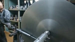 Ротационная вытяжка металла.