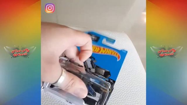 Jeep Willys + 1969 For Torino Talladega + Alpha Romeo 4C + Tesla Model S смотреть онлайн