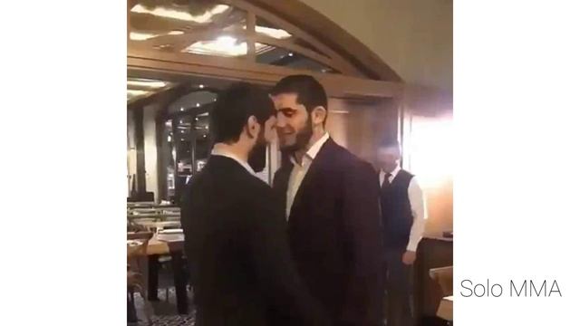 Битва взглядов Зубайры Тухугова и Ислама Махачева / Пятизвездочное обслуживание Зубайры смотреть онлайн