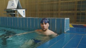 Как научиться плавать кролем? Работа рук и ног