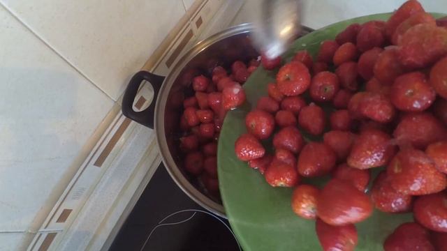 Клубничное варенье. Вкусное ароматное клубничное варенье. Секрет приготовления.