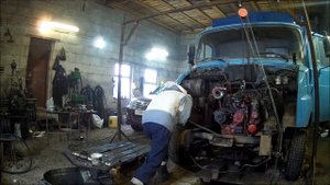зил 5301 дособирываем, устанавливаем мотор д 245 и первый запуск.