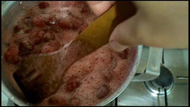 Как приготовить очень вкусное клубничное варенье на зиму