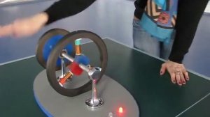 Экспонат Магнитный генератор. Magnet generator