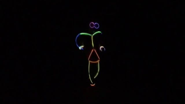 GLOW STICK DANCE - Freaks смотреть онлайн