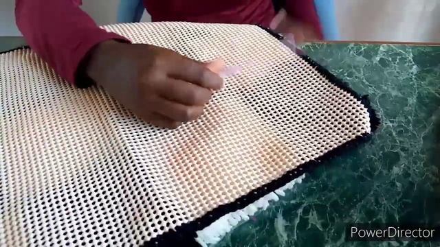 How to make a handmade fluffy and shaggy mat/rug at home using Latch hook //DIY SHAGGY MAT AT HOME смотреть онлайн