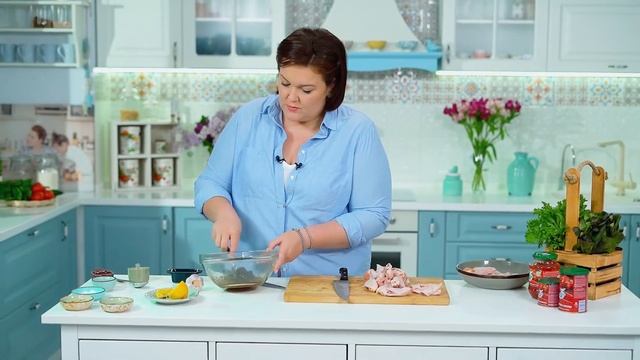 Запечённые крылышки в пикантном маринаде | Готовим с Адель смотреть онлайн