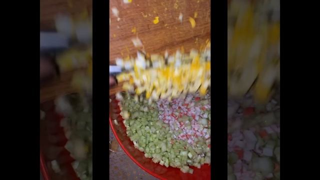 Классический рецепт крабового салата. #вкусно #крабовыйсалат