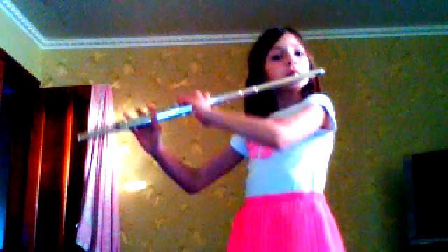 девочка играет на флейте смотреть онлайн