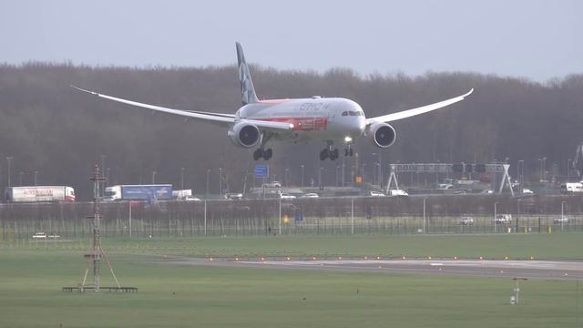 WINDY Arrivals Amsterdam Schiphol Airport  A380 B747 B787