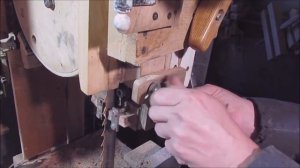 Распил корня сливы на ленточной пиле