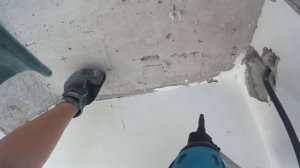 Монтаж клипсы от фирмы ДКС. Газовым пистолетом  toua gsn 50. В бетонные плиты.