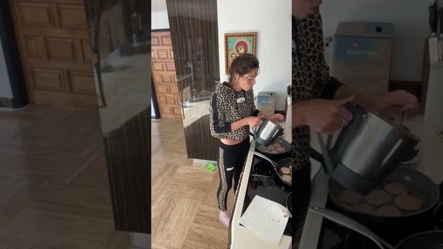 Поболтушечки блинные: биофидбек, фазы сна, паразиты, сколько кг мяса съела, вилла агента 007 и т.д.