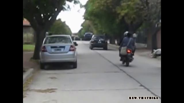 Yamaha YZ 85 exhaust sound, acceleration and fly by compilation