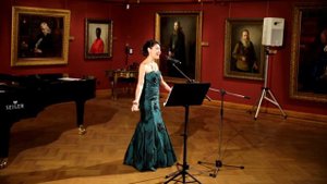 В степи  молдаванской  (сл. и муз. А.Вертинского) исп. Аида Маликова