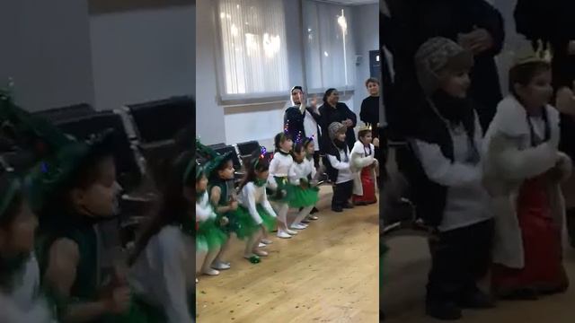 ТУРАБ ГАХРАМАНЛЫ 1 КЛАСС НОВЫЙ ГОД 5ШКОЛА(3) смотреть онлайн