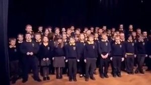 Школьный хор поет Аллилуйя Hallelujah   240p