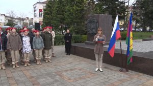 В День Героев Отечества туапсинцы возложили цветы к стеле Город Воинской славы и монументам на аллее