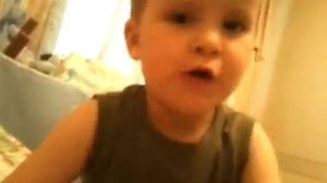 ребенок психует :D