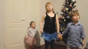 Детки поют колядку. Very nice cute kids singing carol ukrainian