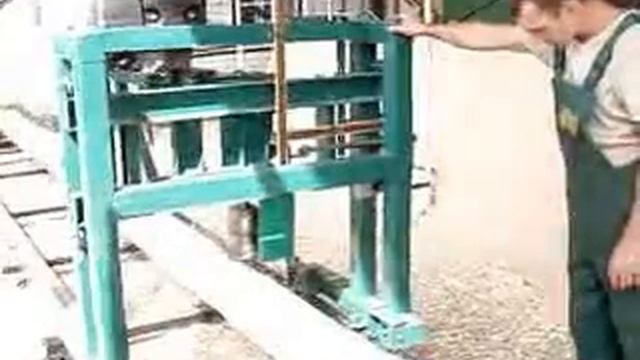 Чистовая калибровка бревна Оцилиндровочный станок Тайга ОС 2 смотреть онлайн