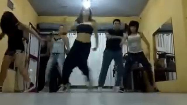 reggaeton dance