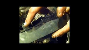 КАК ЗАМЕНИТЬ блок предохранителей моторного отсека KIA Magentis, Hyundai Sonata, Hyundai Sonata EF