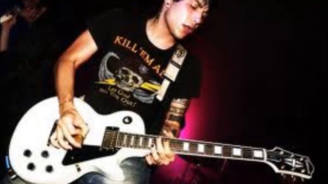 Frank Iero Phant-O-Matic Guitar смотреть онлайн