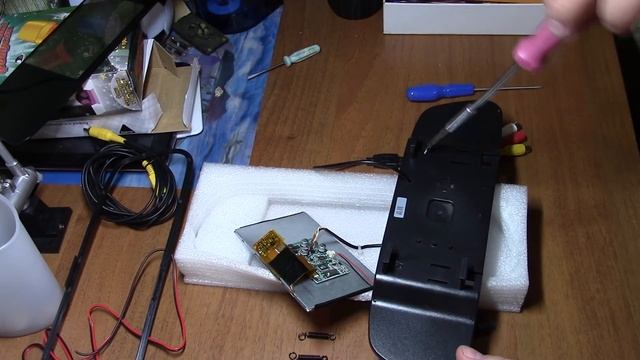 Ремонт крепления зеркала заднего вида с монитором смотреть онлайн