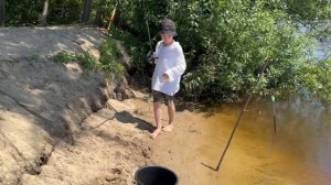 Рыбалка летом. Первый раз сын с ночевкой. Хороший отдых, хорошая компания. Лето, жара. часть 1.