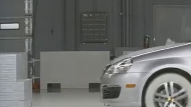 Voiture Crash Test 2005 Volkswagen Jetta sedan moderate overlap test смотреть онлайн