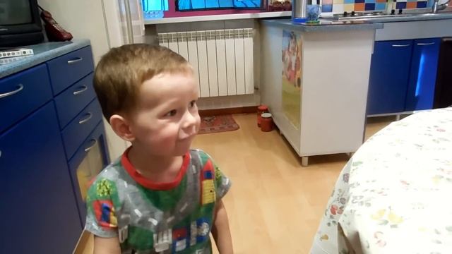 VLOG: Подарки Климу / Динозавры - фавориты / Учимся читать / О садике смотреть онлайн