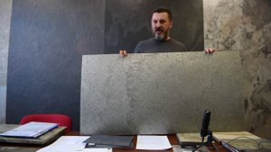 Каменный шпон на стекловолокне: укладка на пол.
