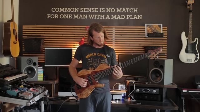 Playing with my Strymon Blue Sky reverb pedal... shimmer! смотреть онлайн