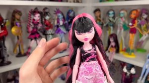 Unlock her outfit? Monster High Skulltimate Secrets Draculaura doll!